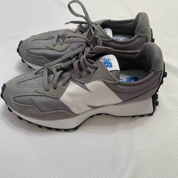 New Balance 327 Grey White Sneakers Shoes Size 7.5 7 1/2 Women’s 6 Men’s - Picture 1 of 10